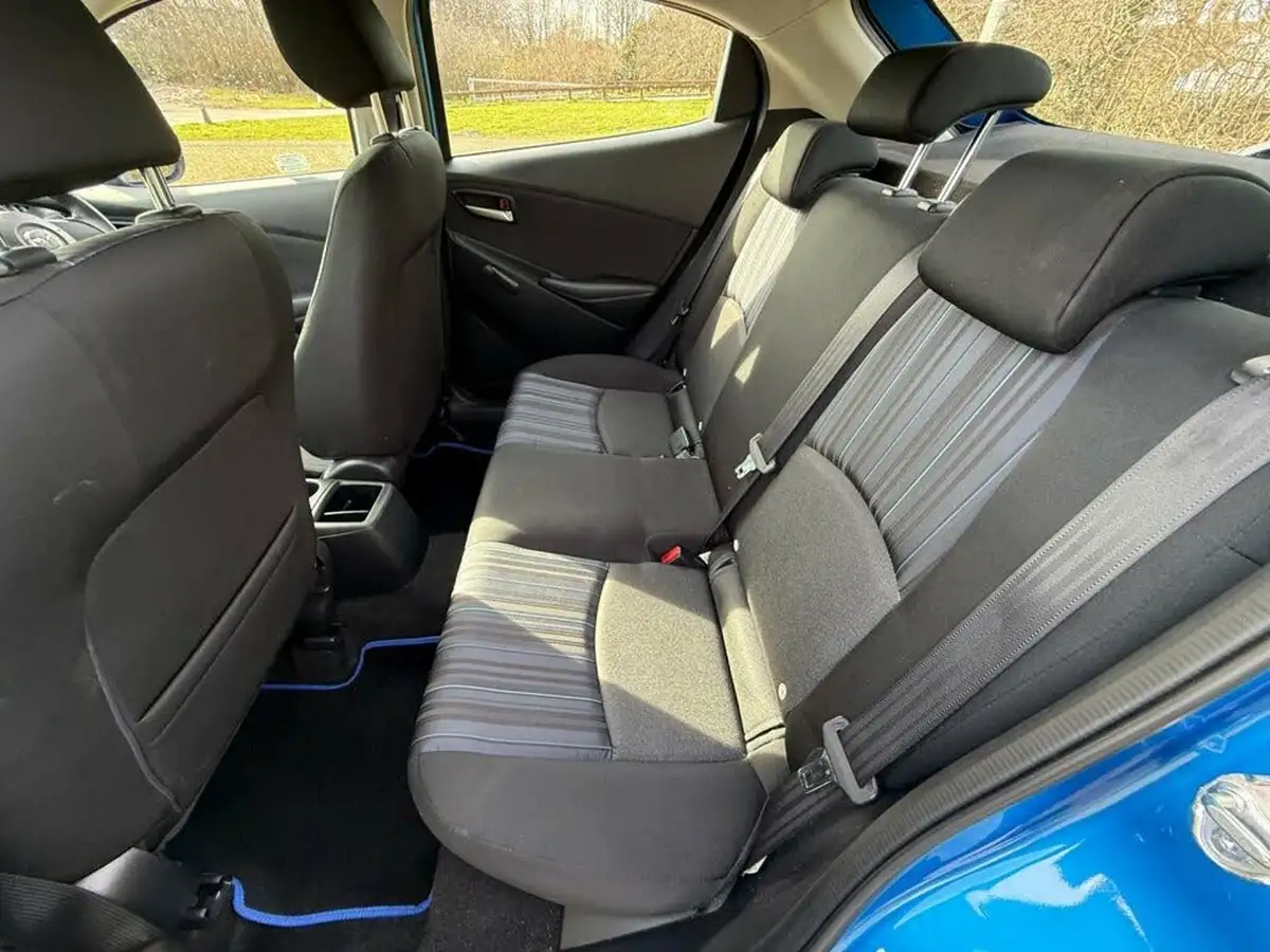 2017-mazda-mazda2-15-se-big-12
