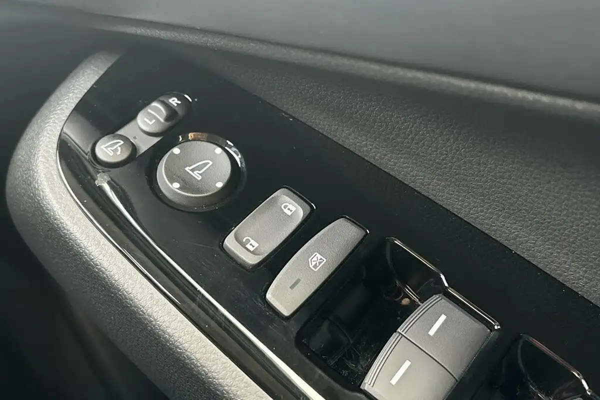 2021-honda-hr-v-15-i-mmd-advance-big-32