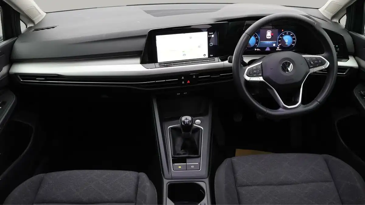 2022-volkswagen-golf-15-tsi-life-130ps-hatchback-big-13