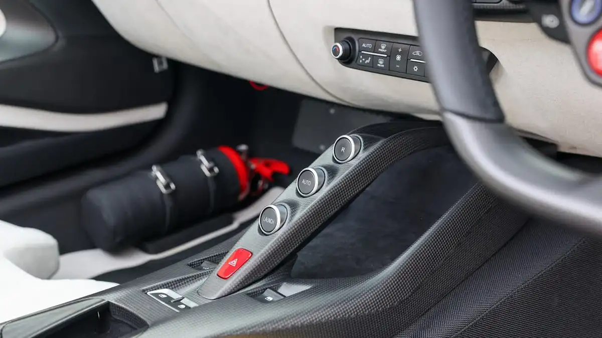 2022-ferrari-812-gts-big-42
