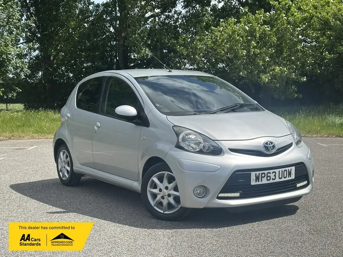 2014-toyota-aygo-10-mode-ac-5d-big-0