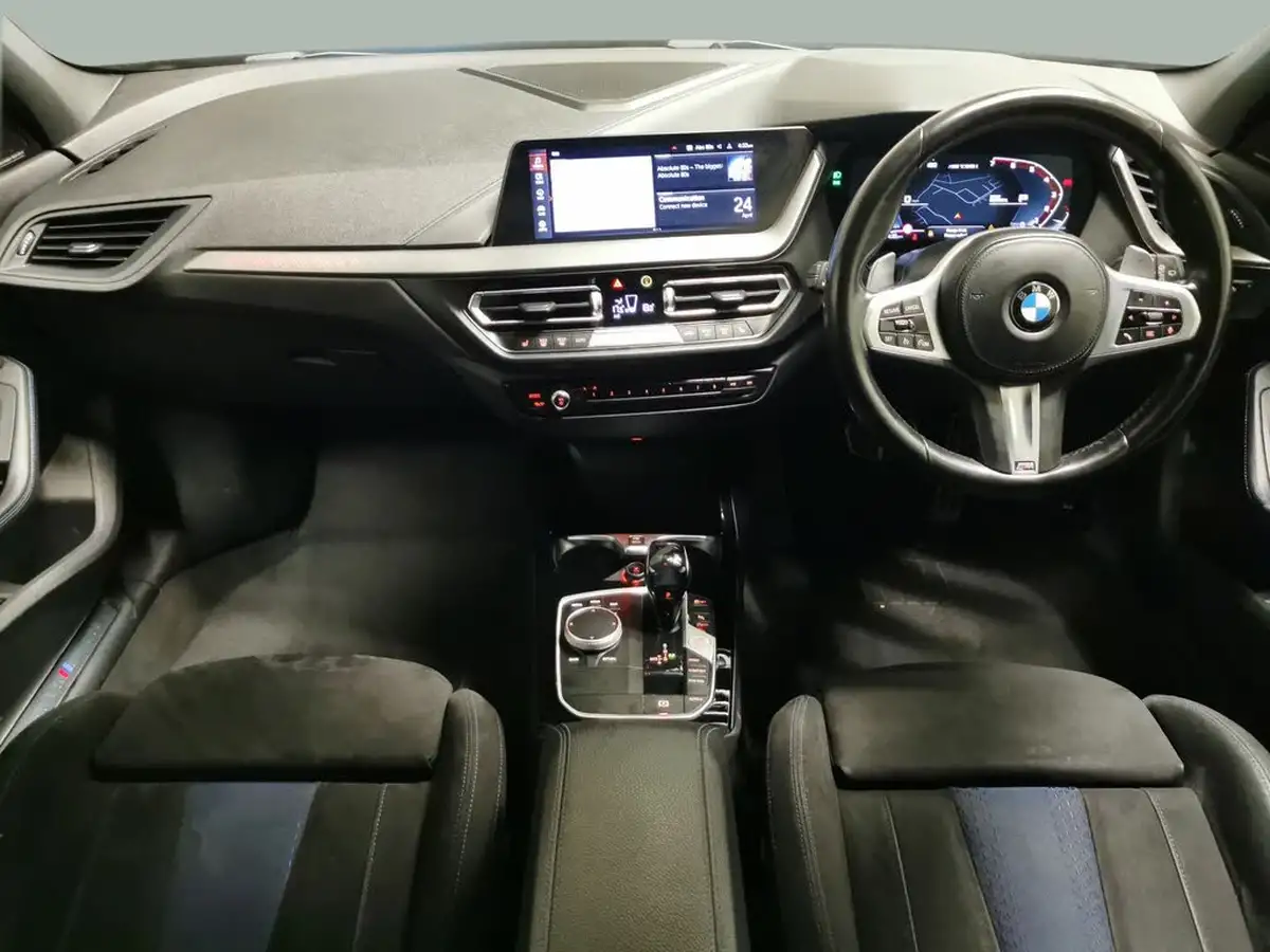 2021-bmw-1-series-20-m135i-xdrive-big-7