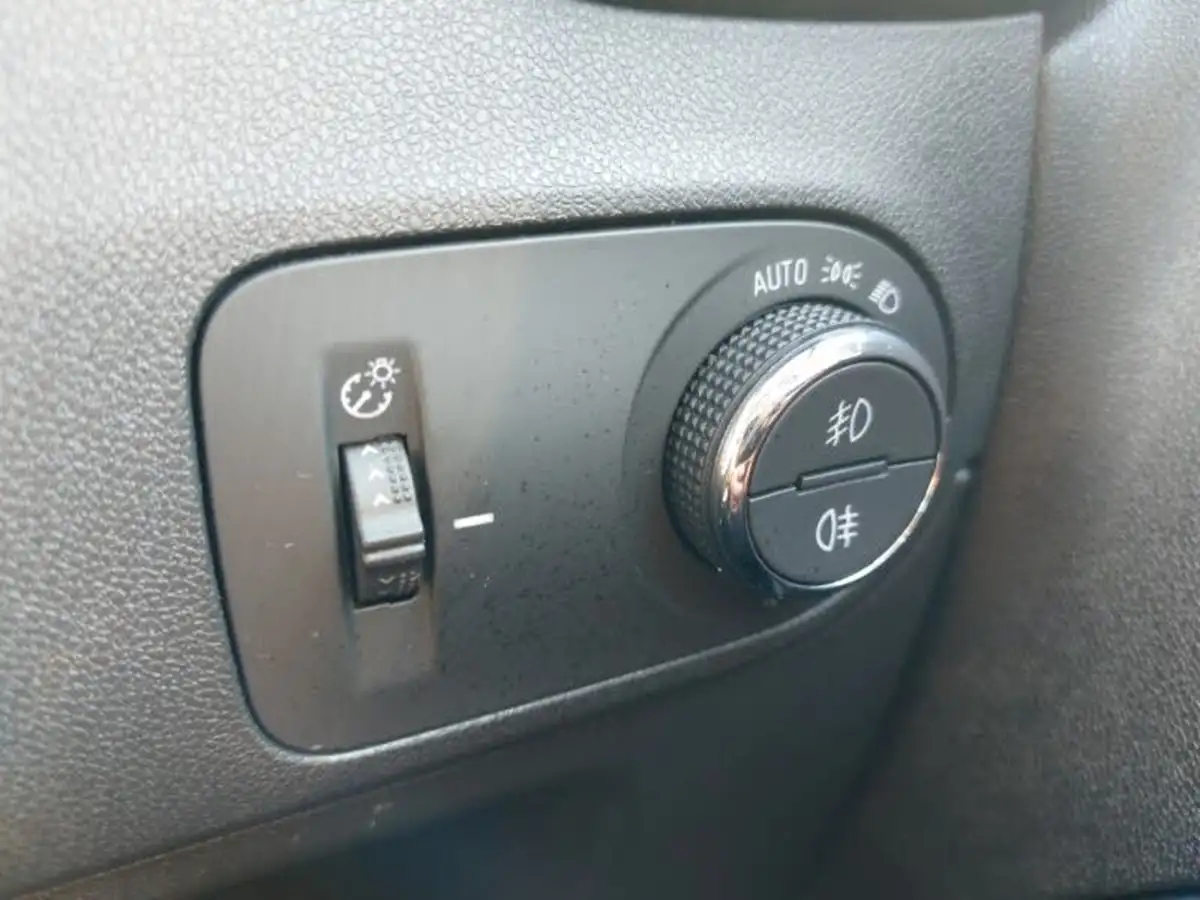 2022-vauxhall-crossland-12-ultimate-130ps-auto-big-18
