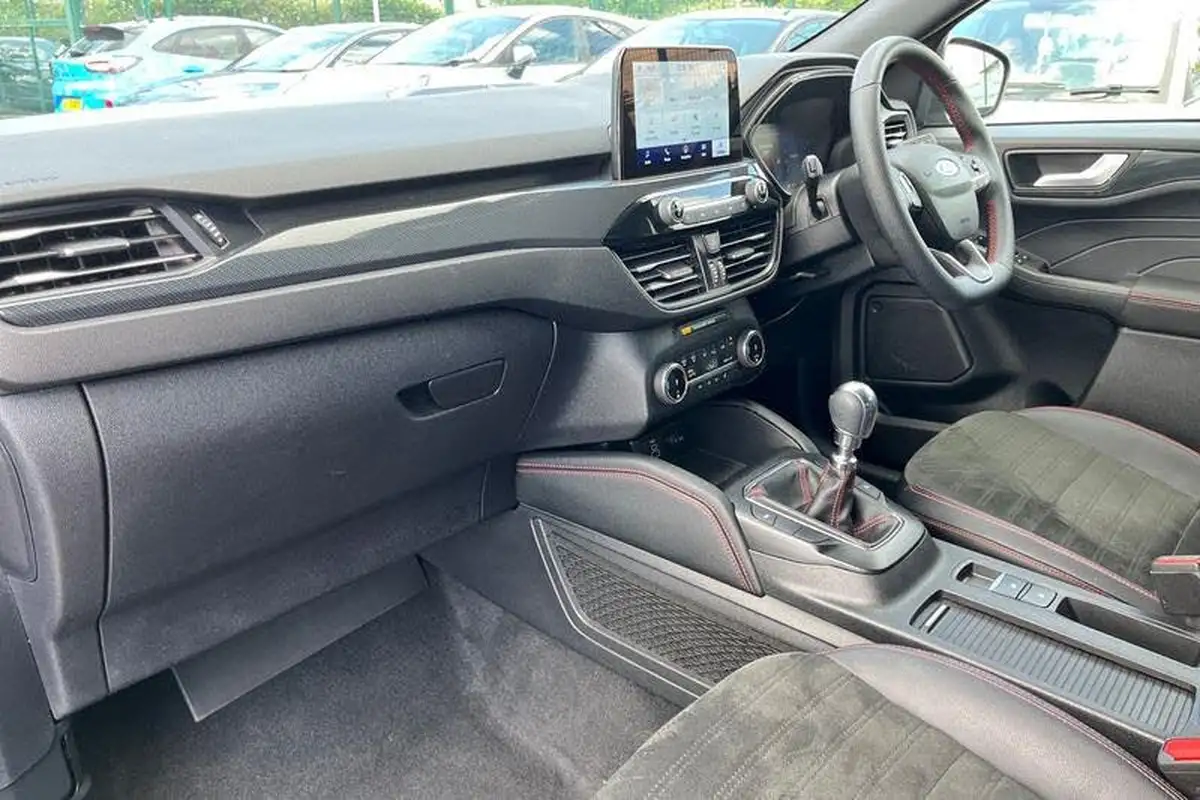 2023-ford-kuga-15t-st-line-x-edition-big-17