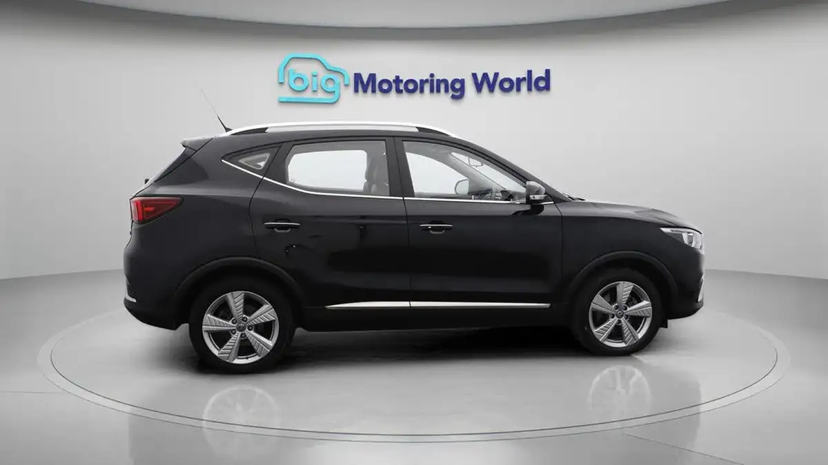 2020-mg-zs-suv-e-exclusive-ev-big-8