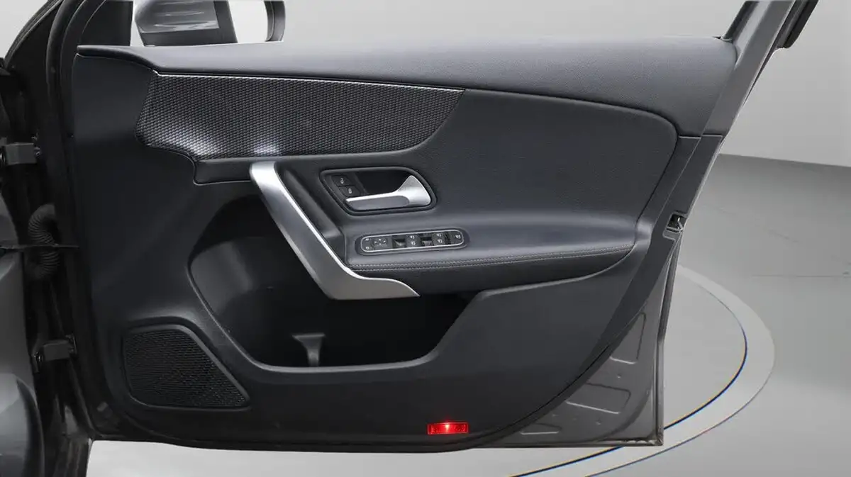 2019-mercedes-benz-a-class-15d-a180d-sport-hatchback-5d-7g-dct-big-15