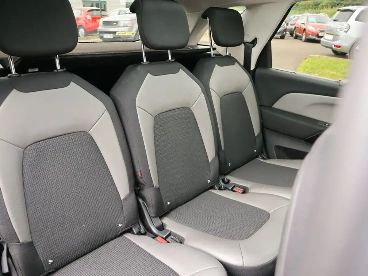 2019-citroen-c4-spacetourer-15bluehdi-flair-big-19