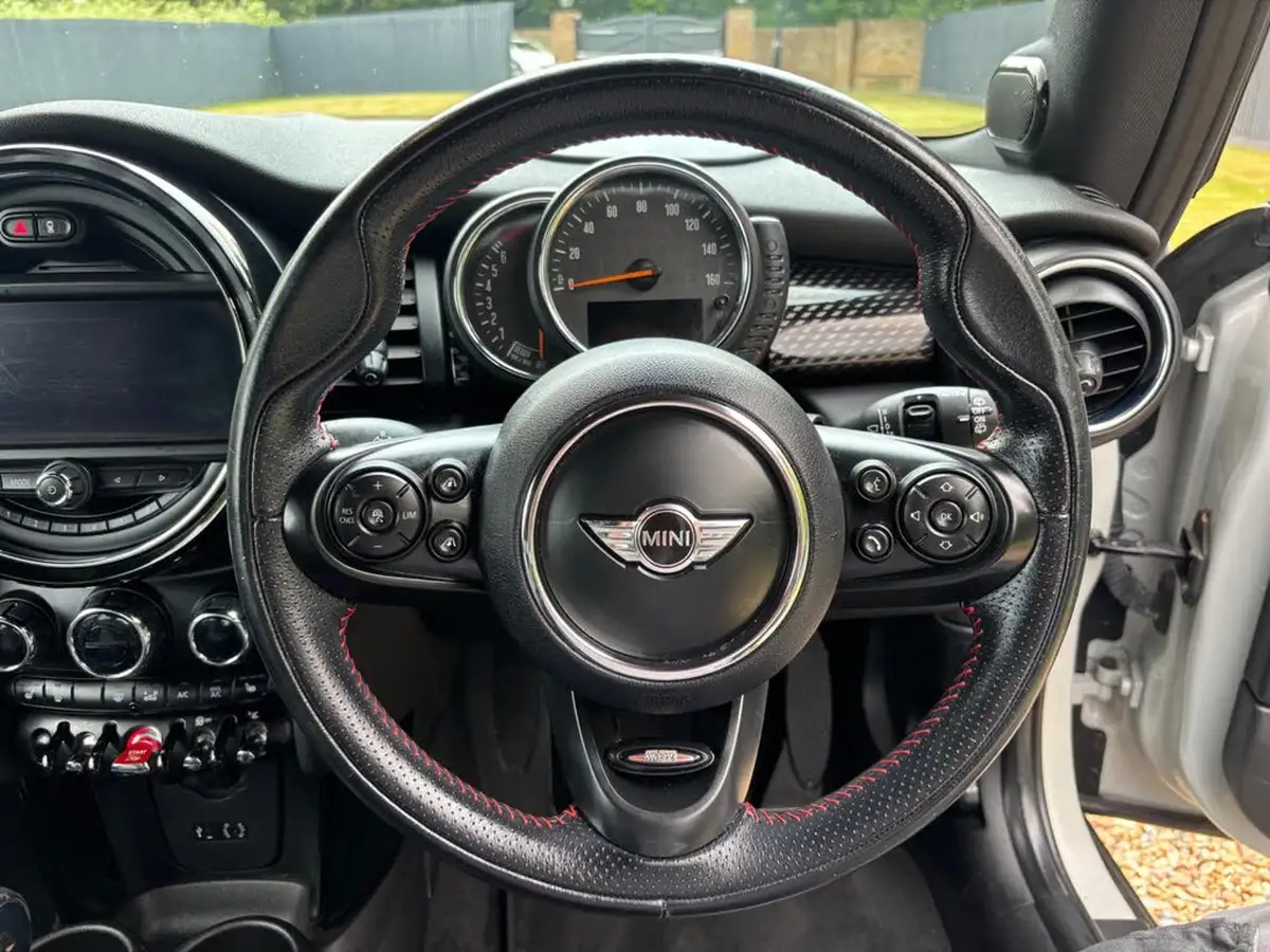 2017-mini-cooper-20-cooper-s-chili-ss-hatchback-3d-big-16
