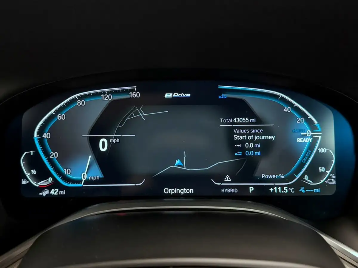 2021-bmw-7-series-30-745e-m-sport-big-36