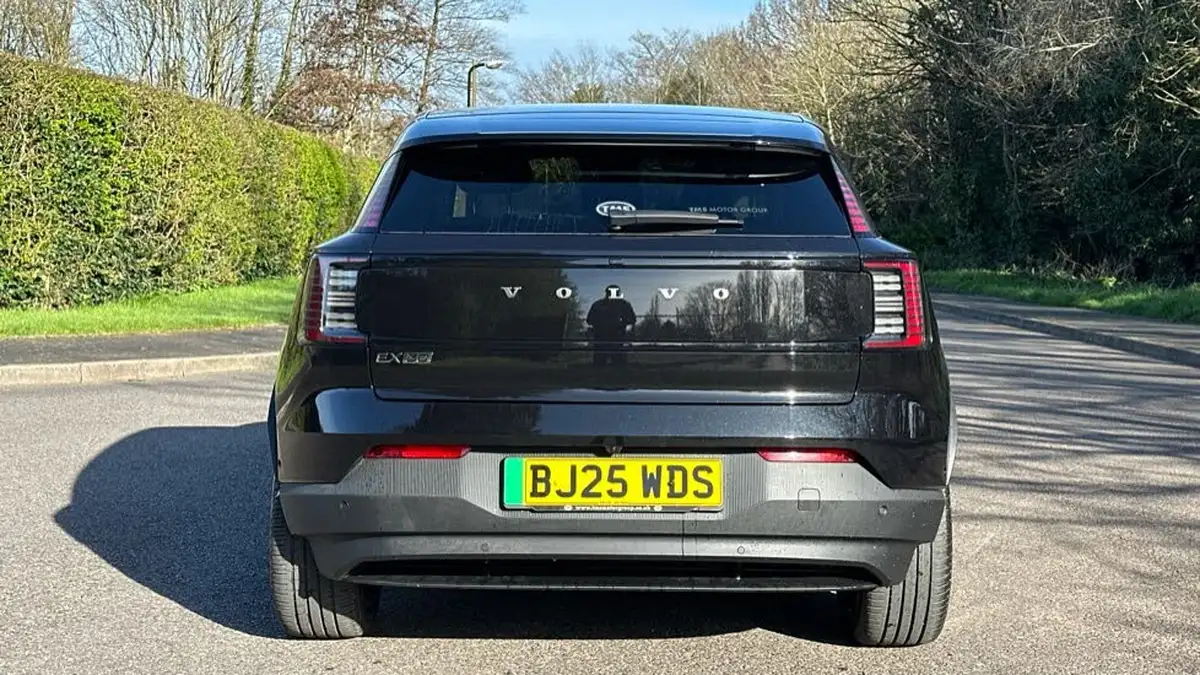 2025-volvo-ex30-e-single-motor-ultra-big-12