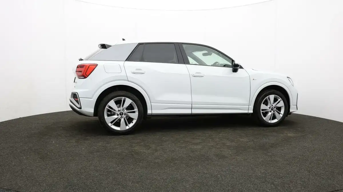 2021-audi-q2-10-30-tfsi-s-line-big-37