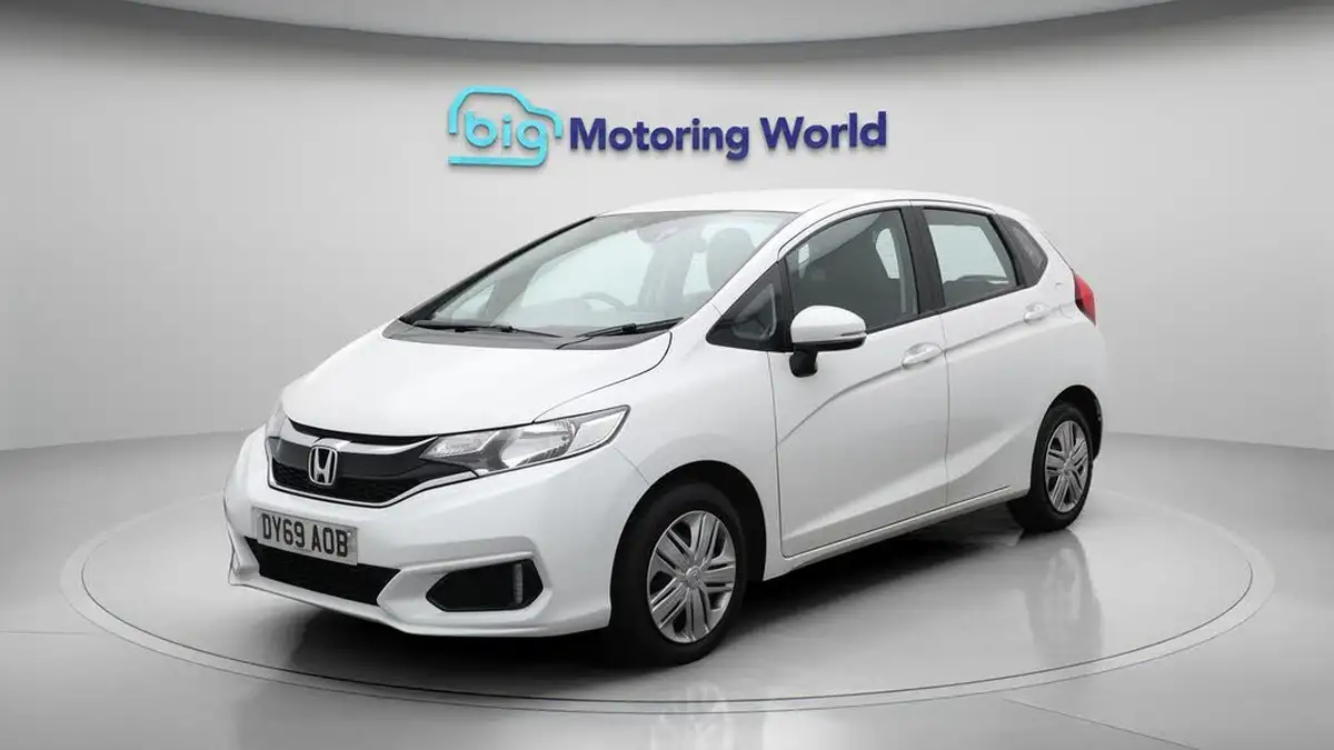 2019-honda-jazz-13-i-vtec-s-big-3