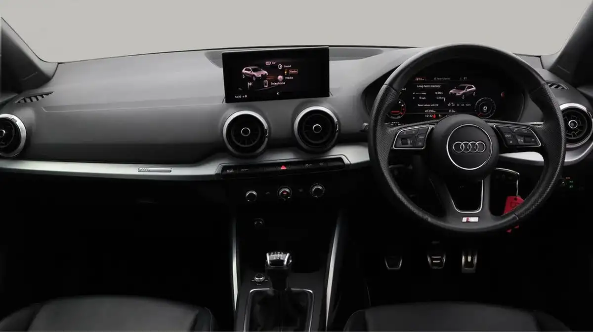 2021-audi-q2-10-30-tfsi-s-line-big-13