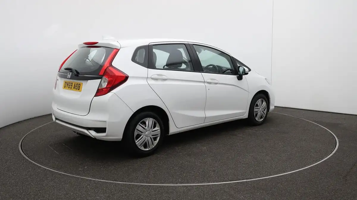 2019-honda-jazz-13-i-vtec-s-big-51