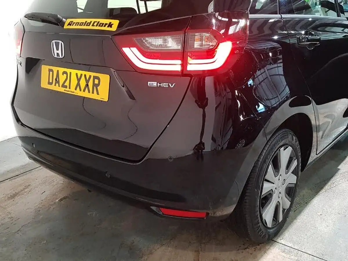 2021-honda-jazz-15-i-mmd-sr-107ps-big-18