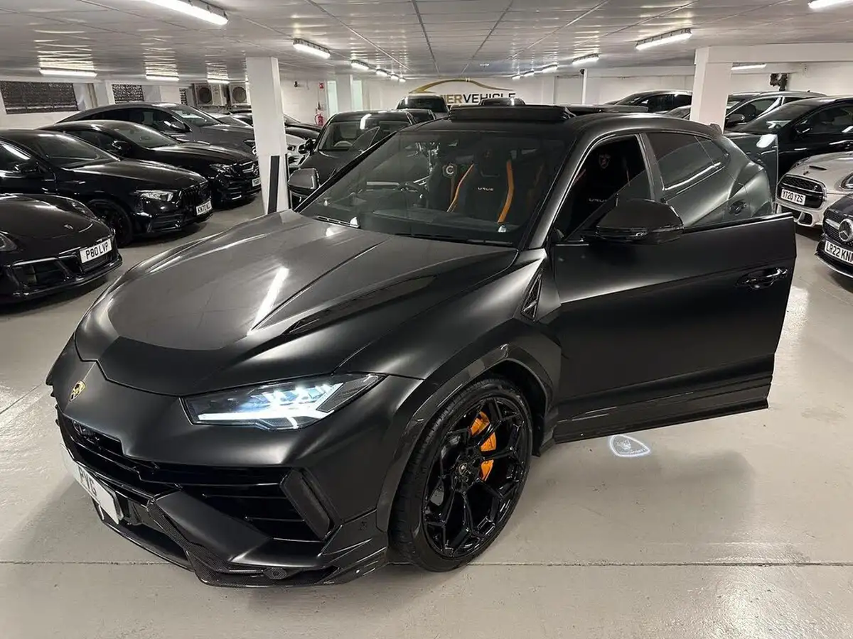 2023-lamborghini-urus-40-no-trim-big-3
