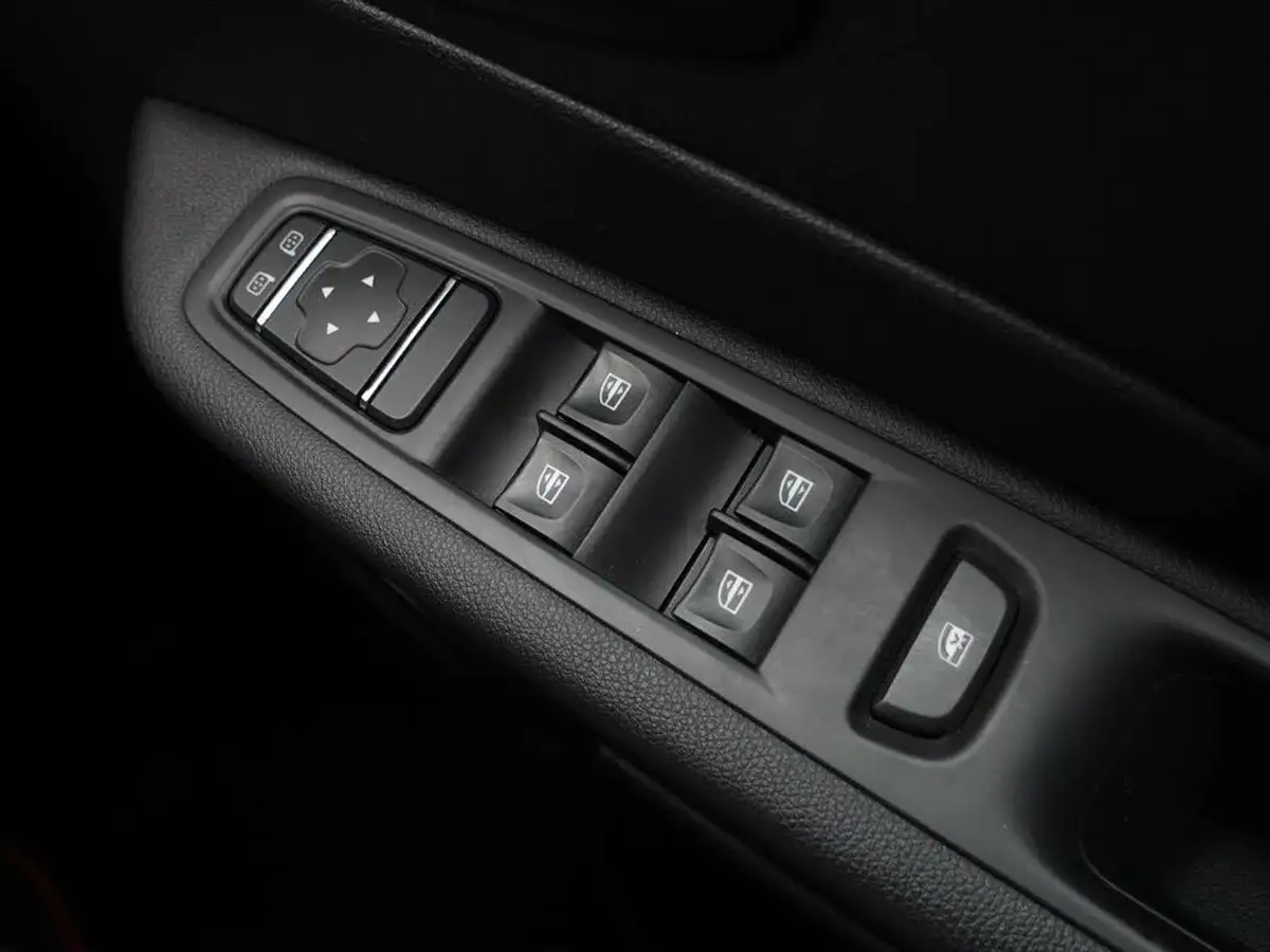 2017-renault-captur-09-tce-dynamique-nav-big-28