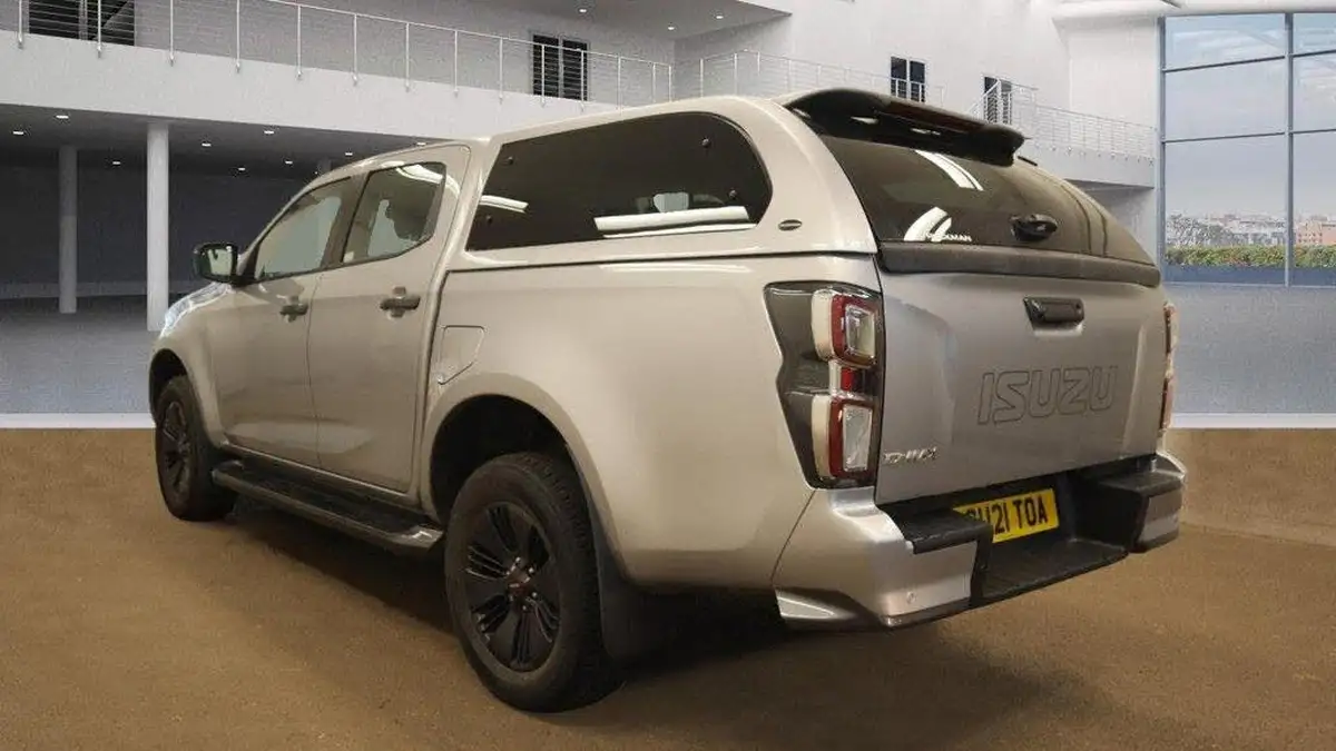 2021-isuzu-d-max-19td-v-cross-big-6