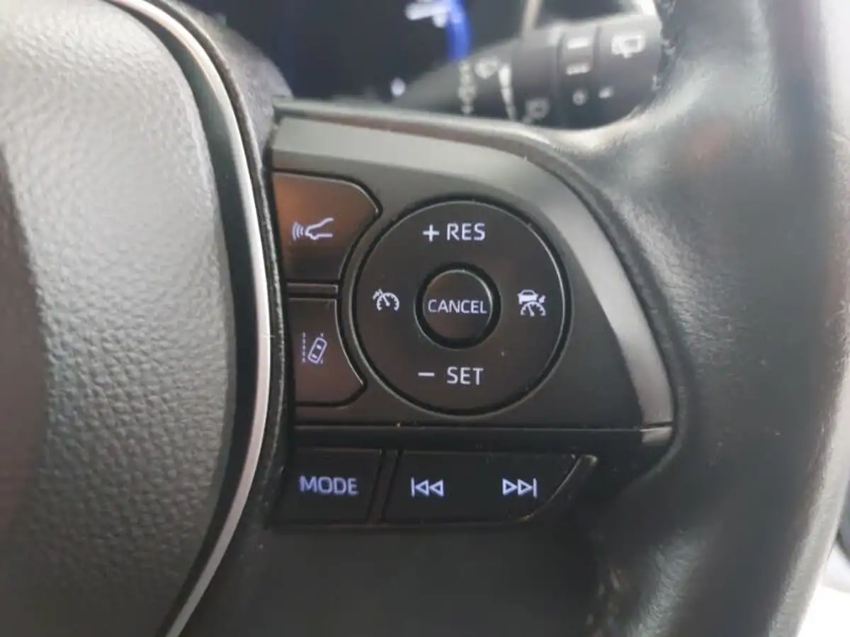 2022-toyota-corolla-20-vvt-i-icon-193bhp-hatchback-big-12