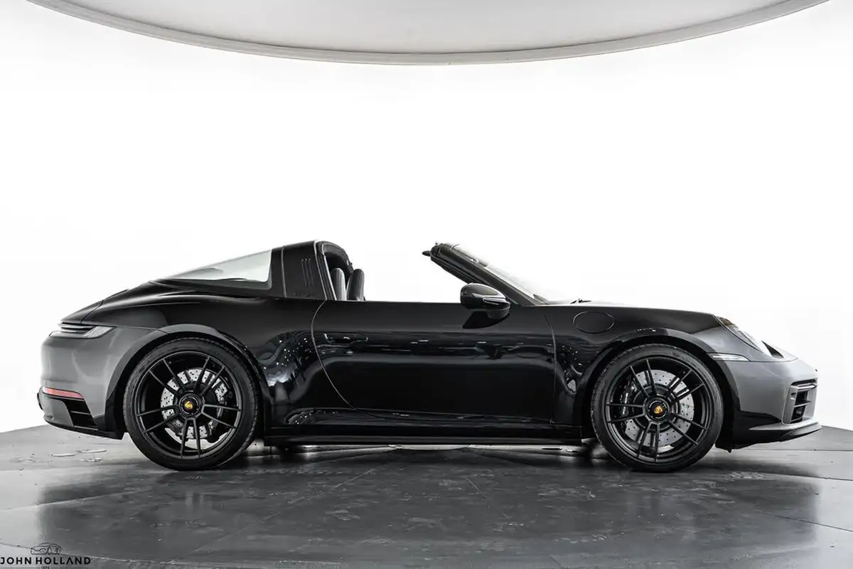 2022-porsche-911-30-targa-4-gts-pdk-big-10