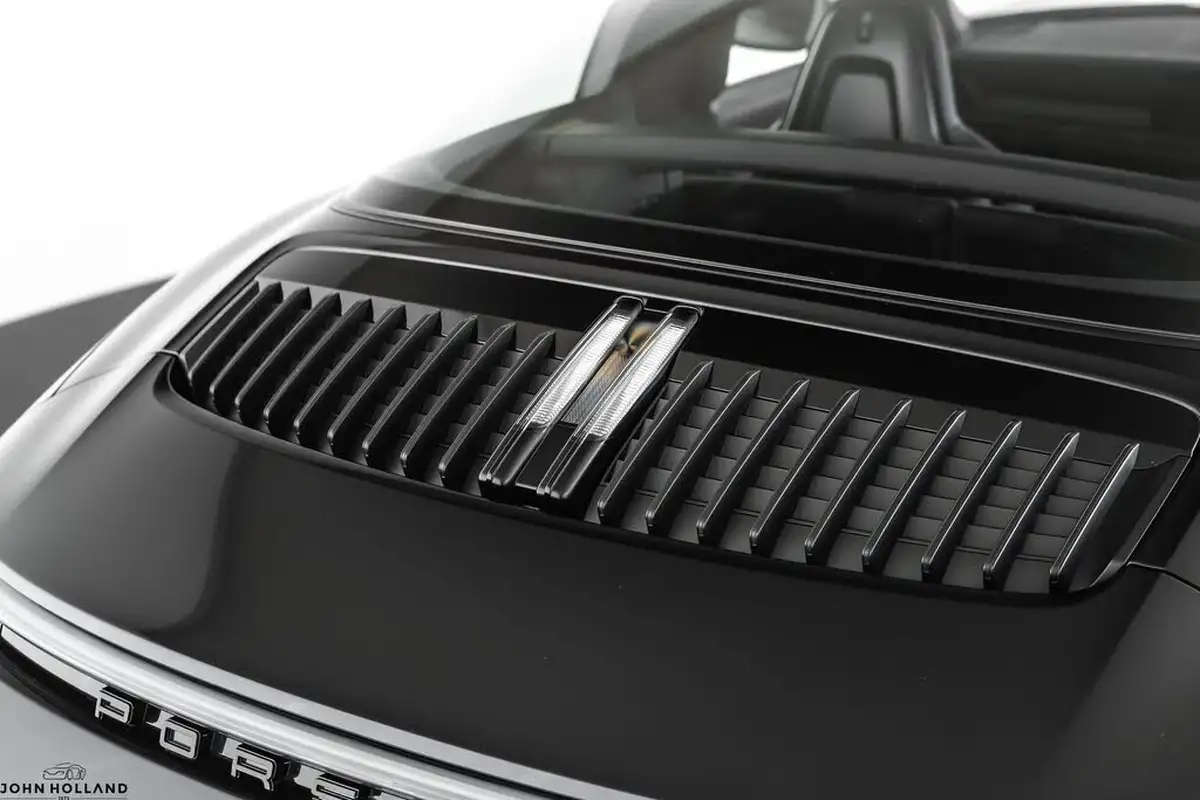 2022-porsche-911-30-targa-4-gts-pdk-big-14