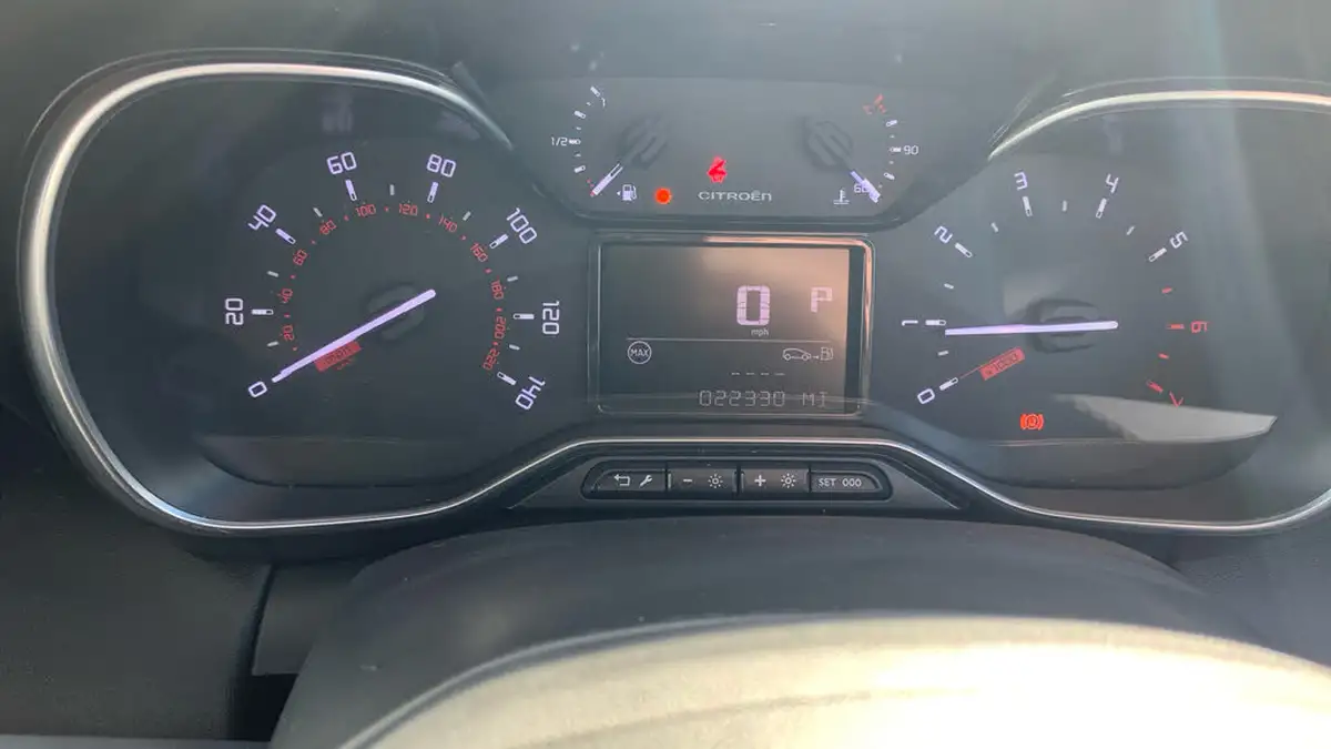 2023-citroen-c3-aircross-12-puretech-shine-plus-130ps-eat6-big-10