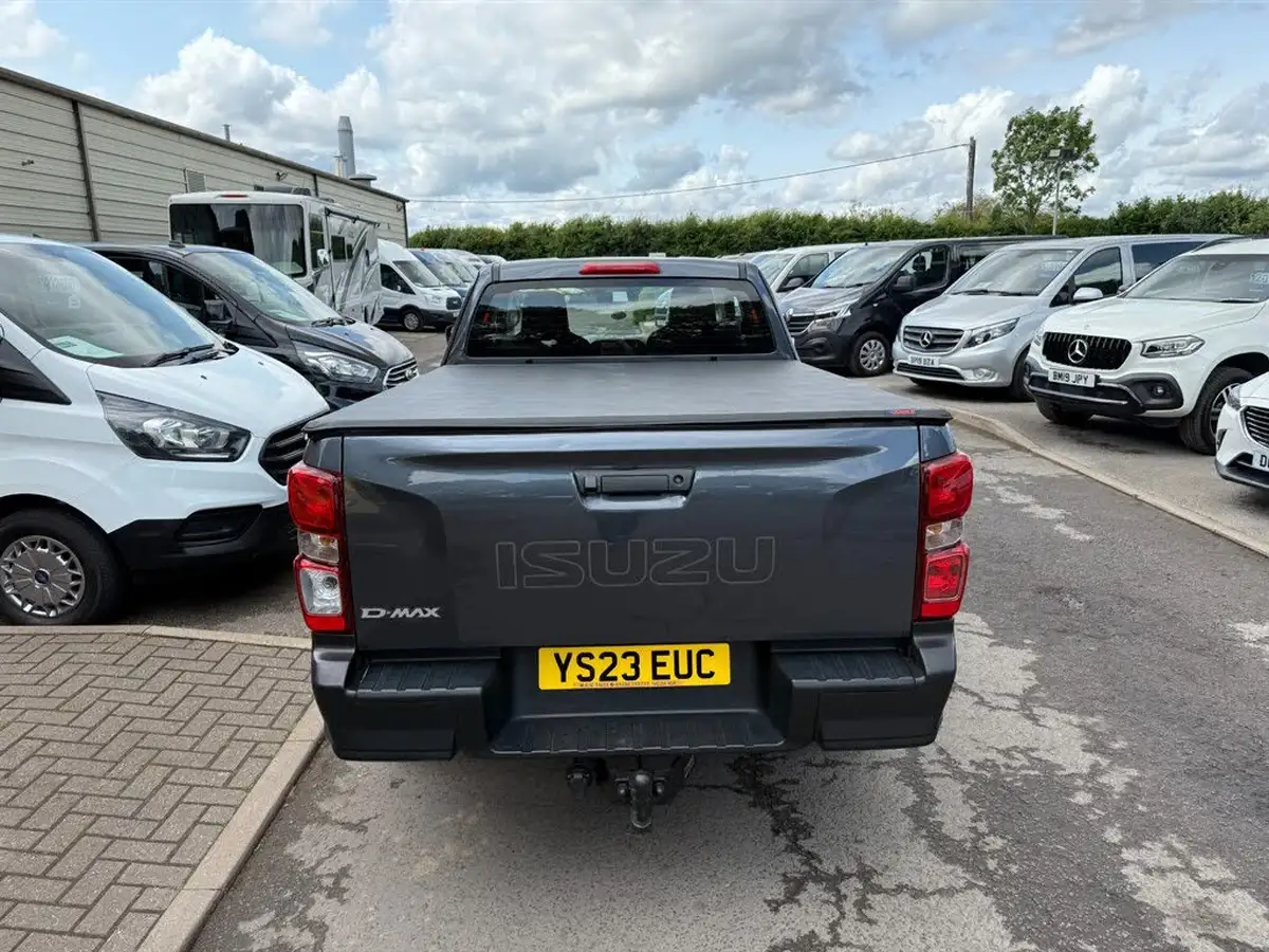 2023-isuzu-d-max-19td-utility-4x4-extended-auto-big-16