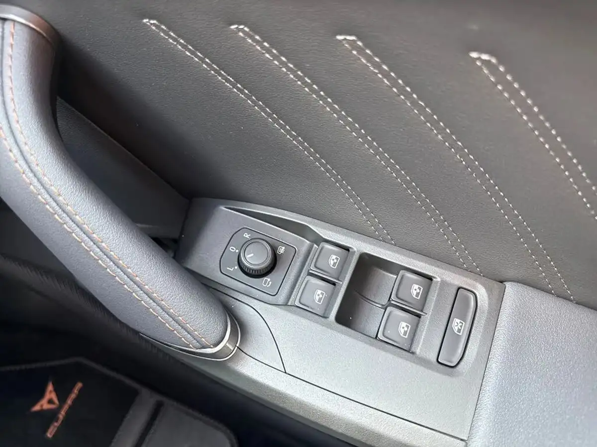 2024-cupra-formentor-15-e-hybrid-v3-big-17
