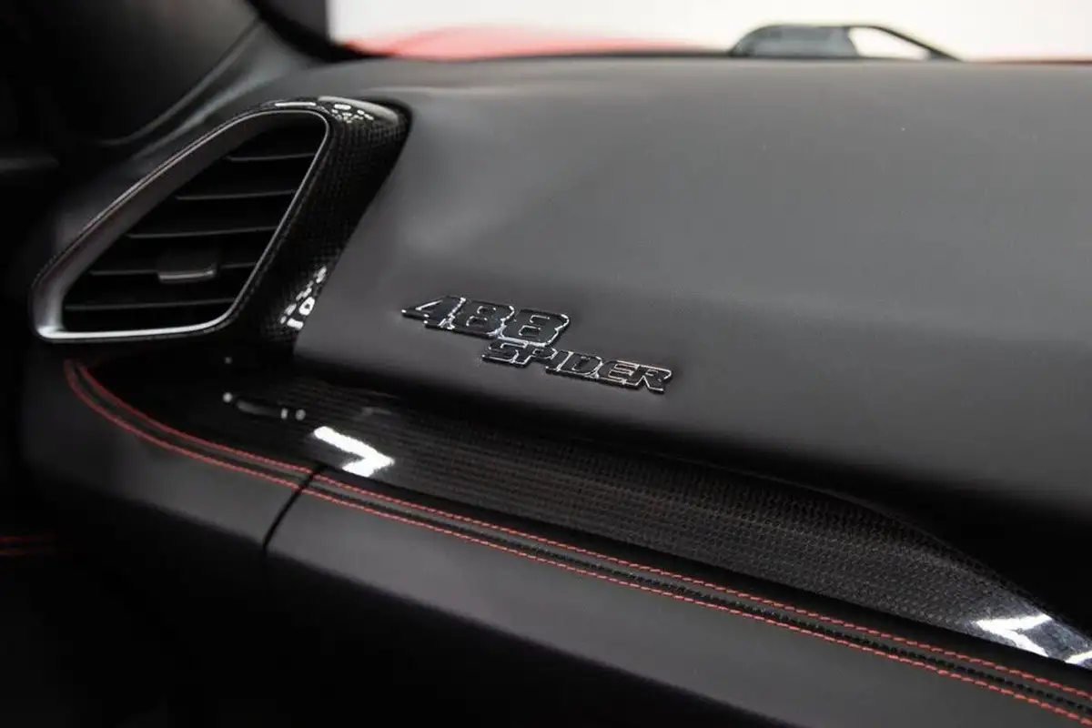 2017-ferrari-488-39-488-spider-big-51
