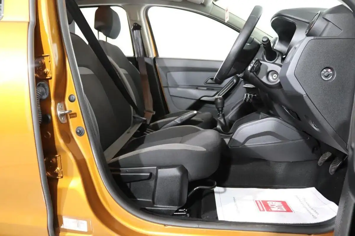 2018-dacia-duster-15dci-essential-big-37