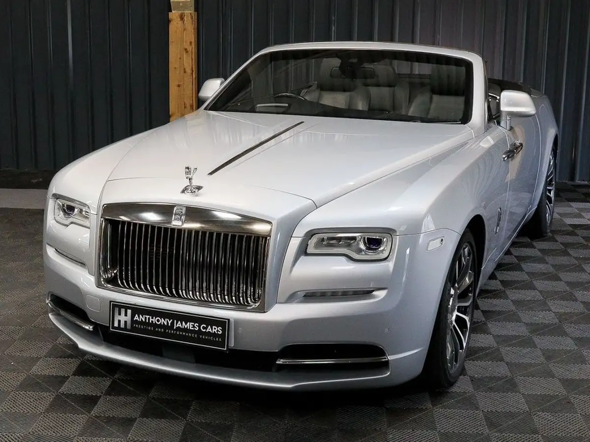 2018-rolls-royce-dawn-66-drophead-big-3