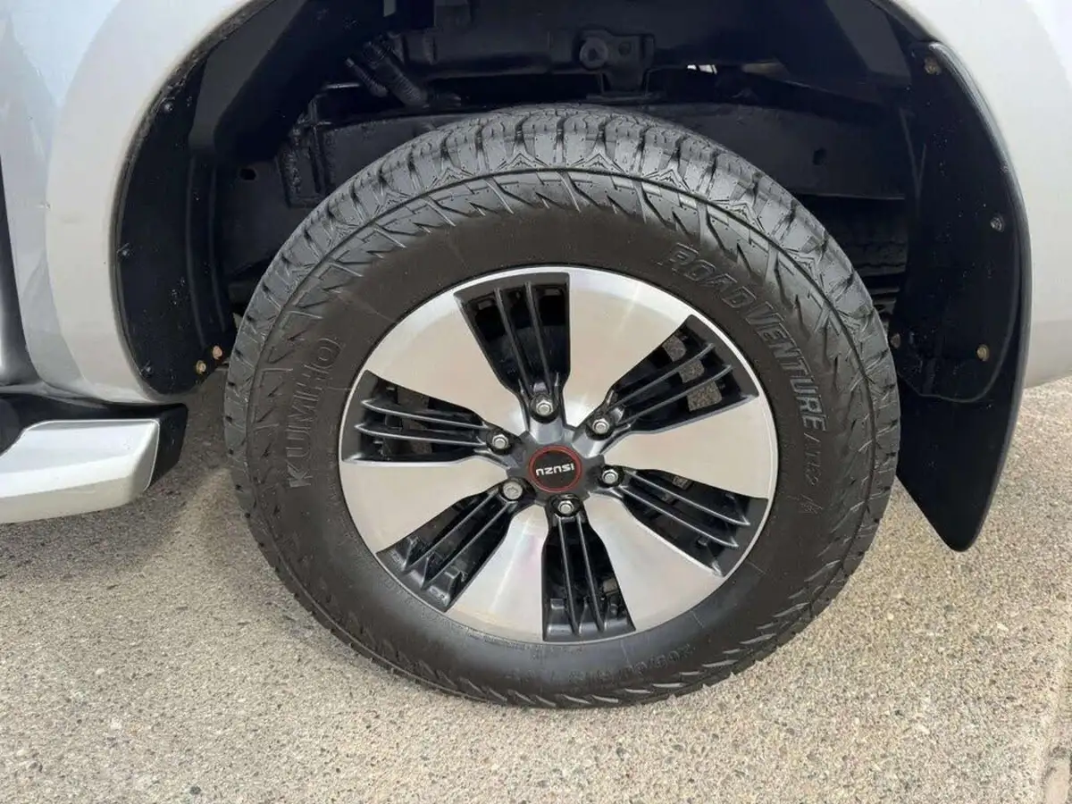 2021-isuzu-d-max-19td-dl40-big-25