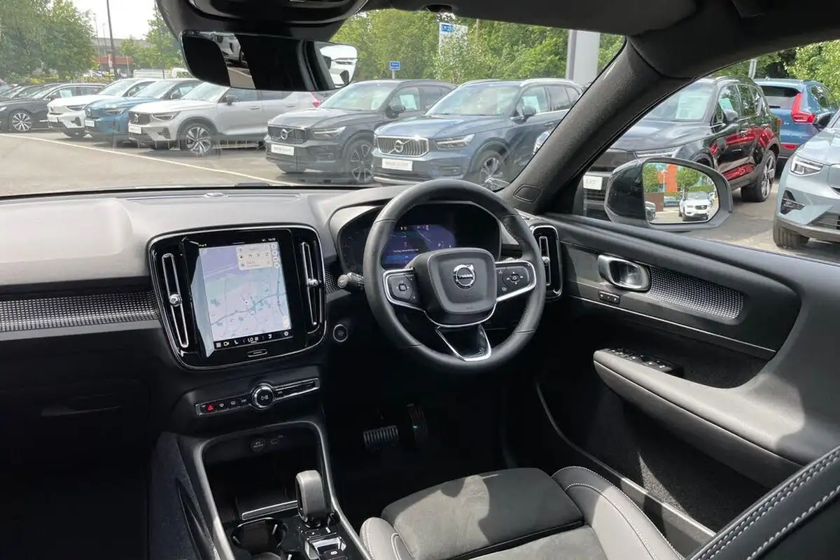2024-volvo-xc40-20-b4-plus-big-31