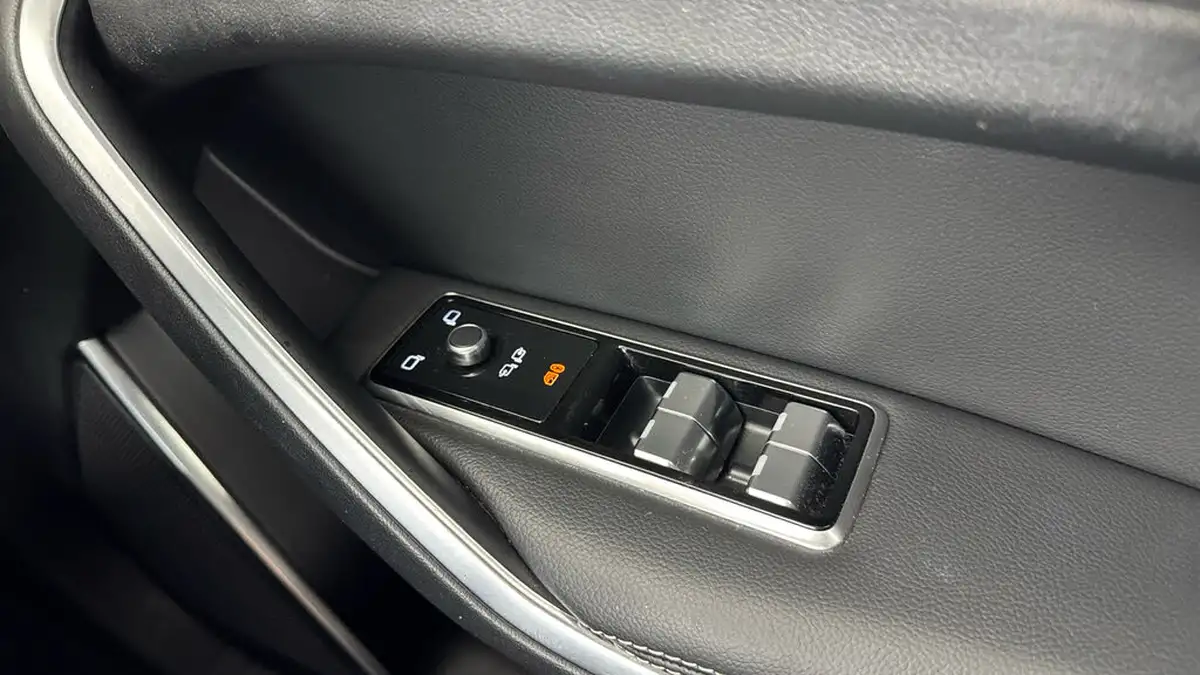 2021-jaguar-f-pace-20-p400e-s-big-22