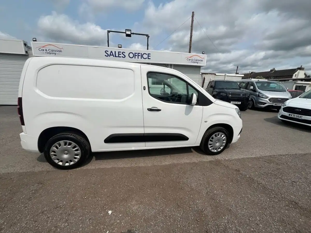 2021-vauxhall-combo-15cdti-sportive-2300-100pseu6dt-l1h1-panel-big-5