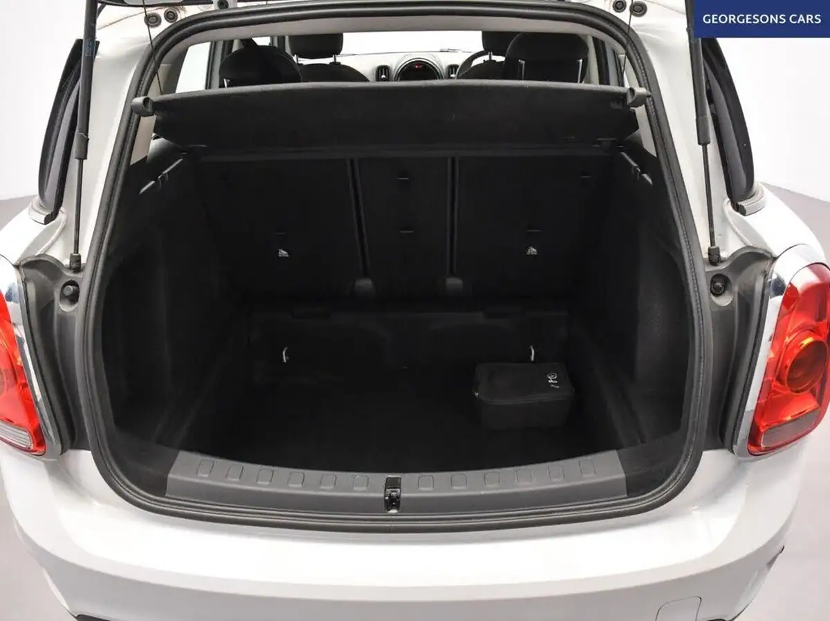 2019-mini-countryman-15-cooper-classic-big-8