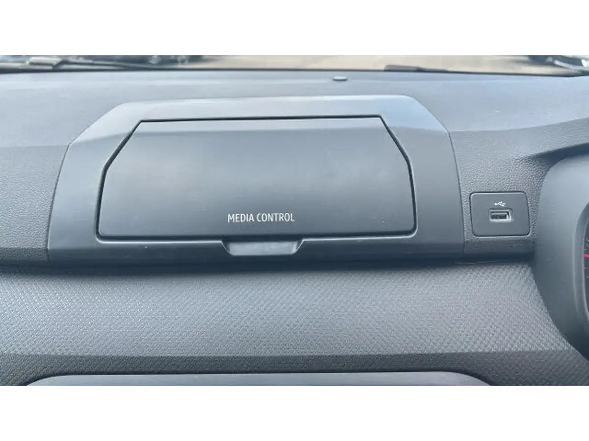 2022-dacia-sandero-10-sce-essential-big-11