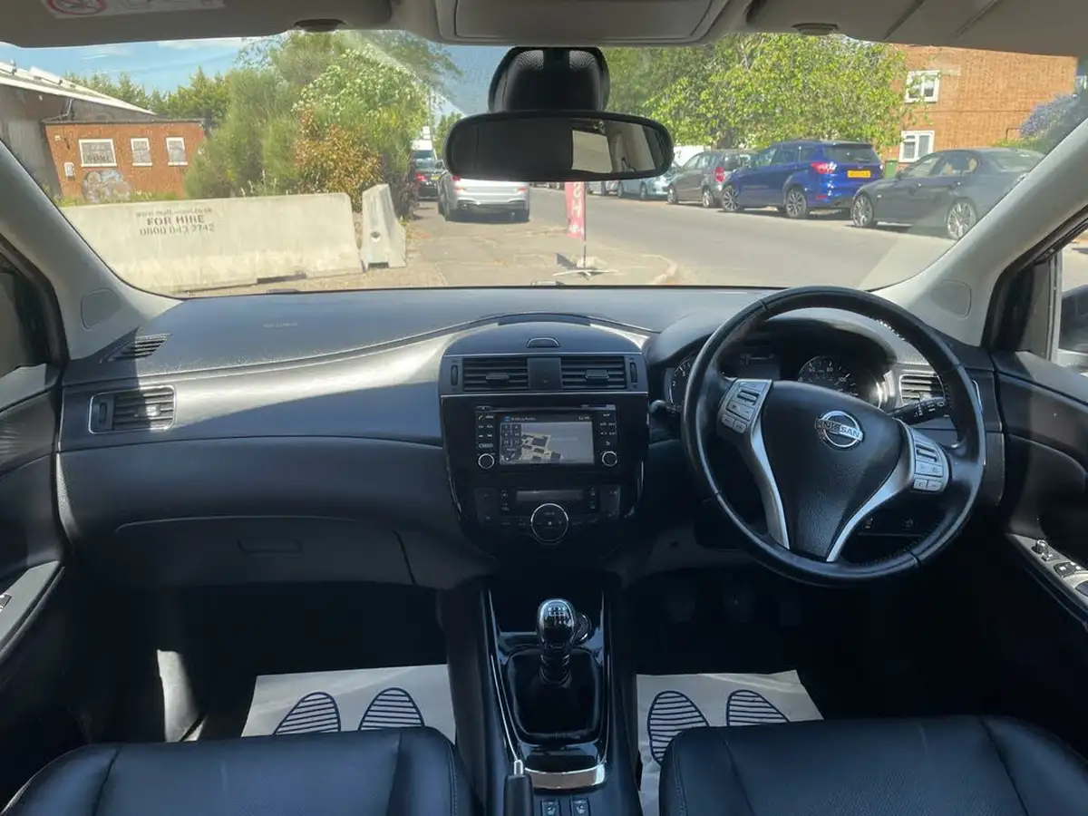 2015-nissan-pulsar-12-dig-t-tekna-big-2