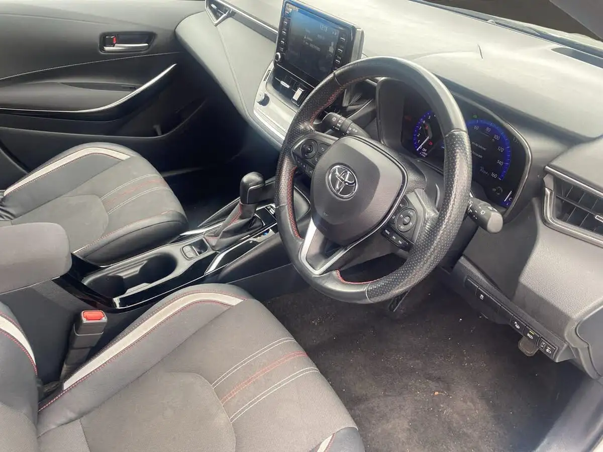 2021-toyota-corolla-18-vvt-i-gr-sport-17in-alloy-wheelstrk-touring-sports-big-12