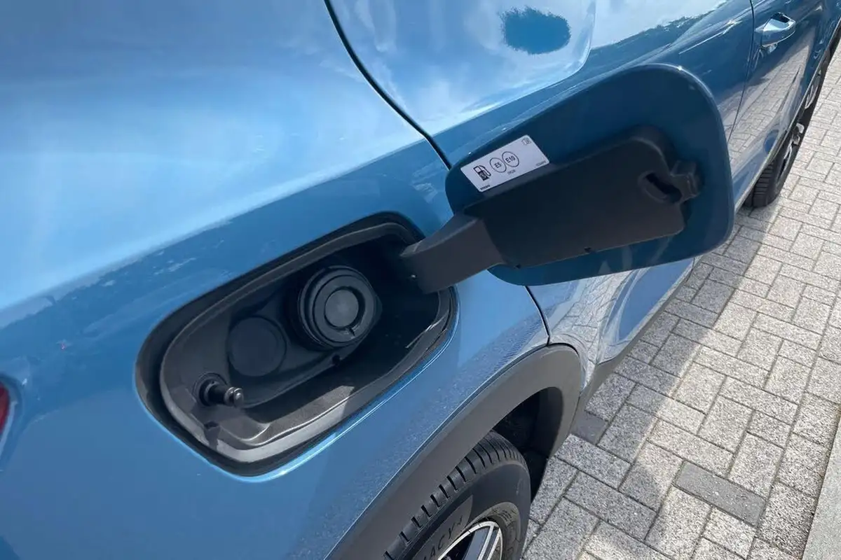2022-volvo-xc40-20-b3-plus-big-17