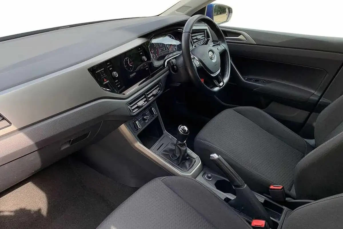 2018-volkswagen-polo-10-se-75ps-big-1