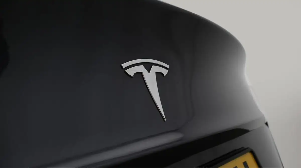 2021-tesla-model-3-e-long-range-4x4-big-21