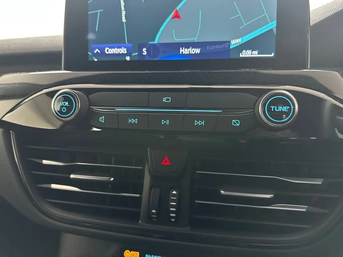 2023-ford-kuga-big-22