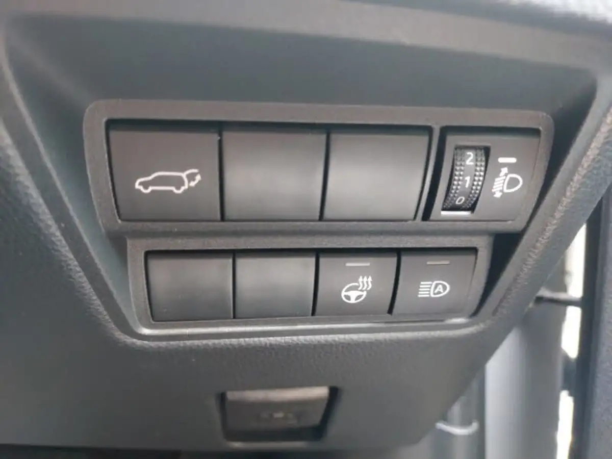 2021-toyota-yaris-cross-15-vvt-i-excel-big-13