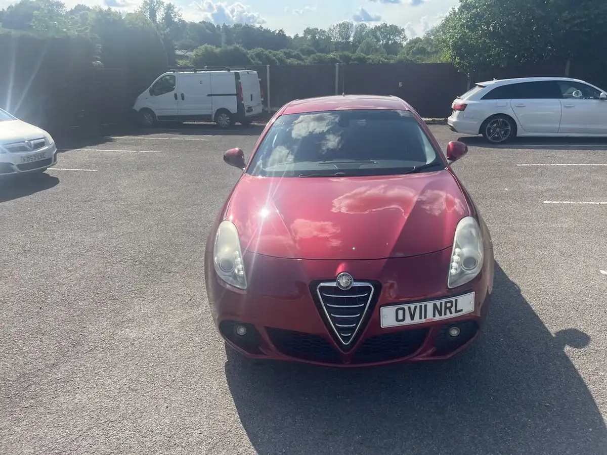 2011-alfa-romeo-giulietta-14-lusso-tb-multiair-170bhp-big-35