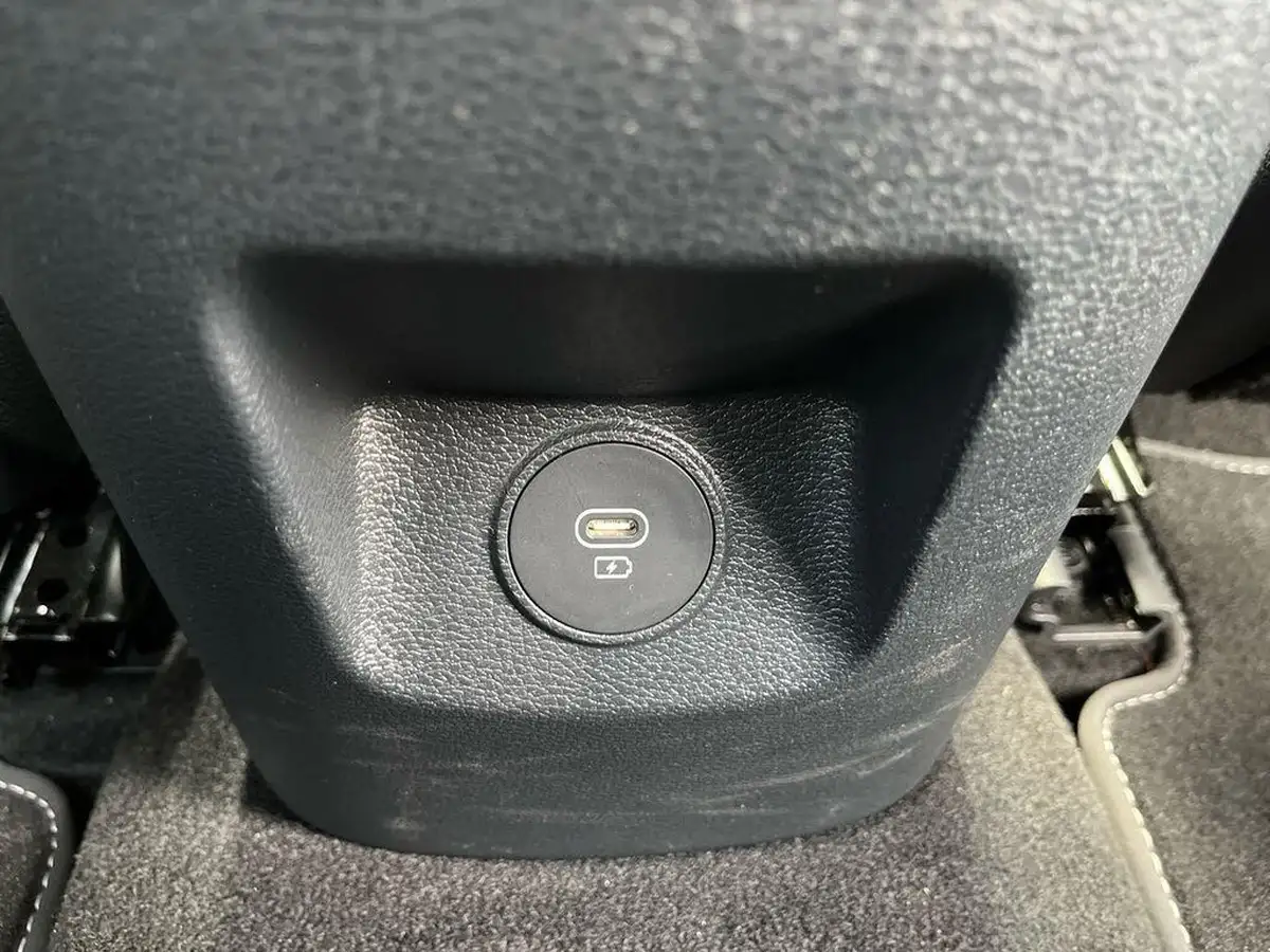 2024-kia-xceed-15-t-gdi-3-big-30