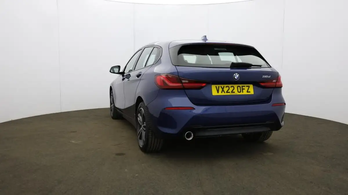 2022-bmw-1-series-15td-116d-sport-dct-big-32