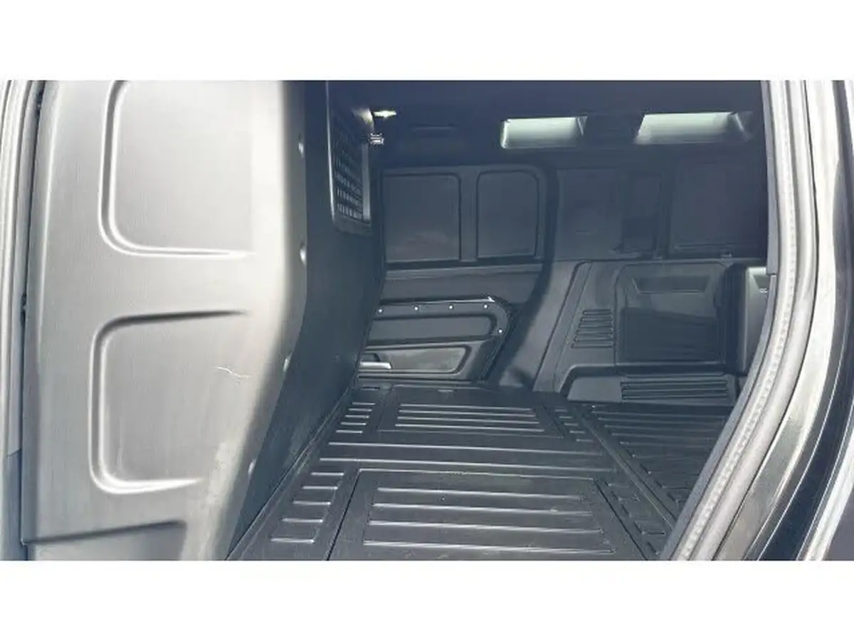 2024-land-rover-110-defender-30-d300-hard-top-x-dynamic-hse-110-big-3