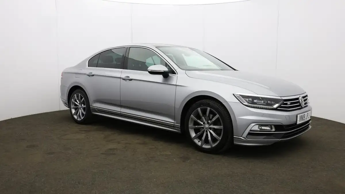 2019-volkswagen-passat-20tdi-r-line-150ps-scr-saloon-4d-big-40