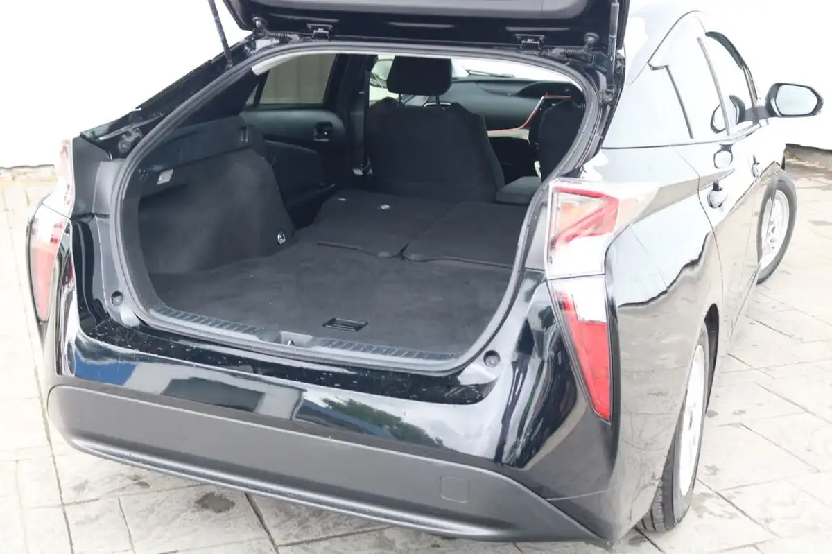 2018-toyota-prius-18-vvt-i-active-ss-big-6